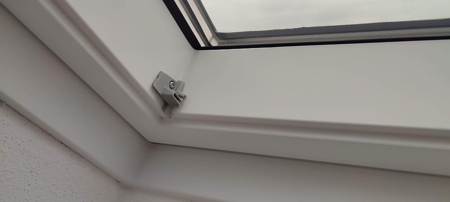 Koncovky vodících lišt roletky DKL Velux1